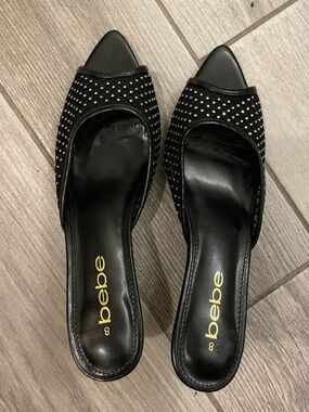 Bebe black rhinestone mesh pointed toe heels, Sz 8 , NWOT